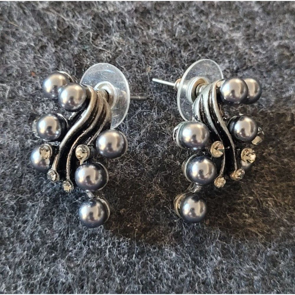 Vintage Gun Metal Faux Pear and Rhinestone Earring posts, In great condition